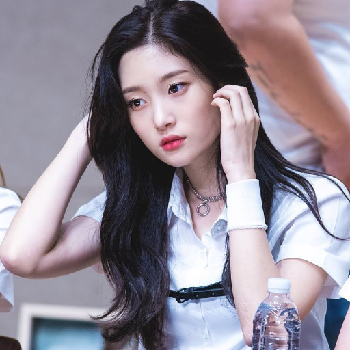 Chaeyeon gallery image