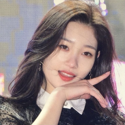 Chaeyeon gallery image
