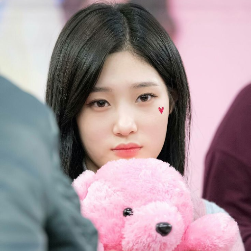 Chaeyeon gallery image