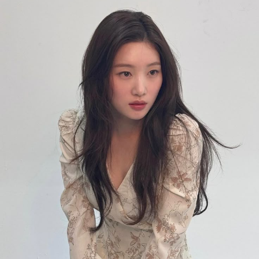 Chaeyeon gallery image