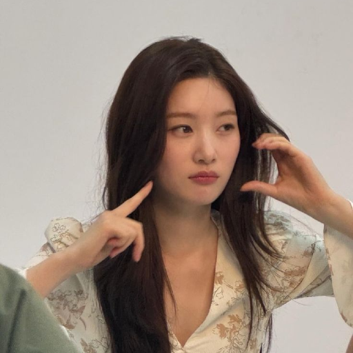 Chaeyeon gallery image