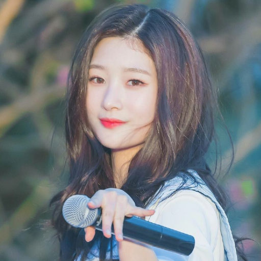 Chaeyeon gallery image