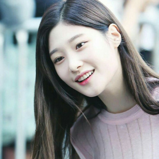Chaeyeon gallery image