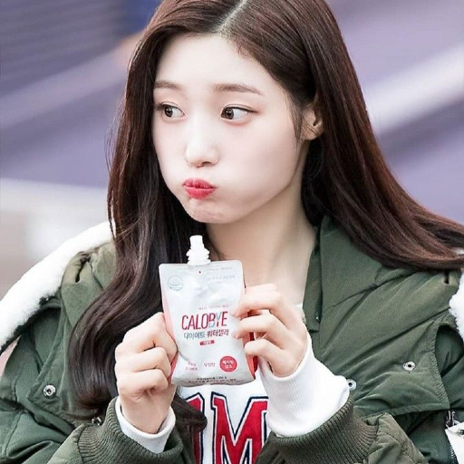 Chaeyeon gallery image