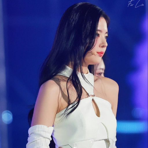 Lia gallery image