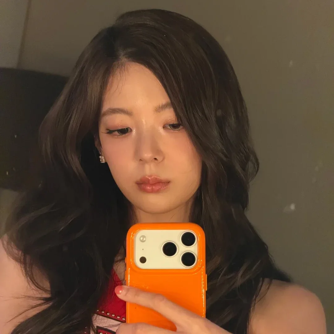 Lia gallery image
