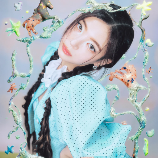 Lia gallery image