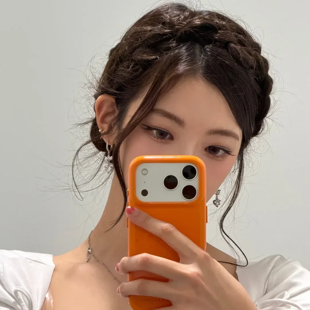 Lia gallery image