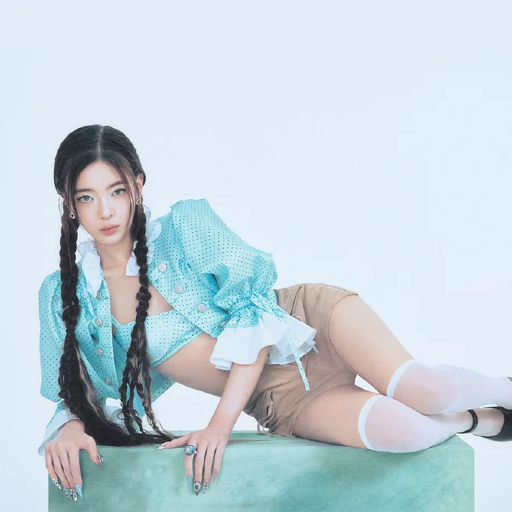Lia gallery image