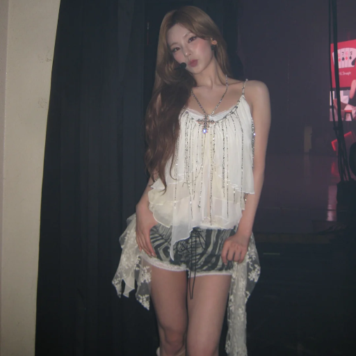 Yeji 갤러리 이미지