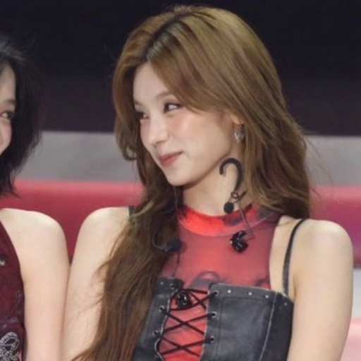 Yeji 갤러리 이미지
