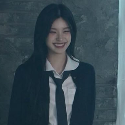 Yeji gallery image