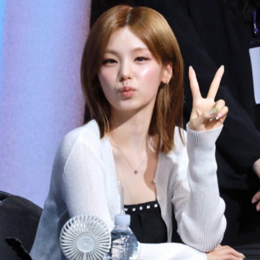 Yeji gallery image