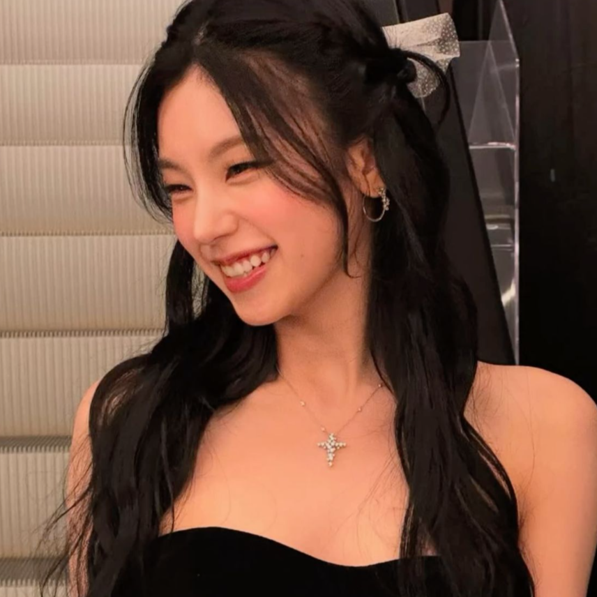 Yeji gallery image
