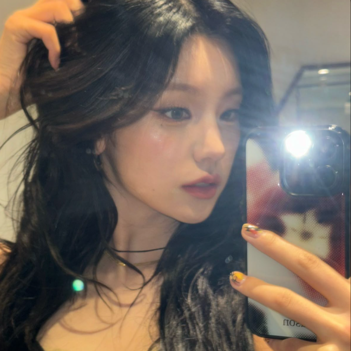 Yeji gallery image