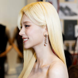 Yeji gallery image