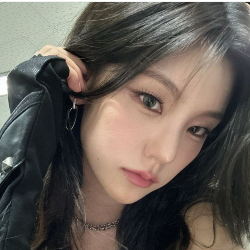Yeji gallery image