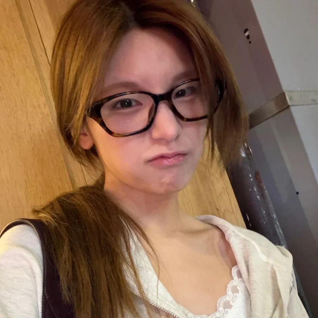 Yeji gallery image
