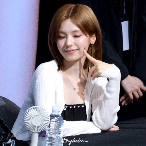 Yeji gallery image
