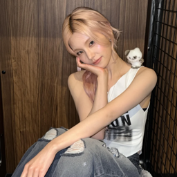 Yeji gallery image