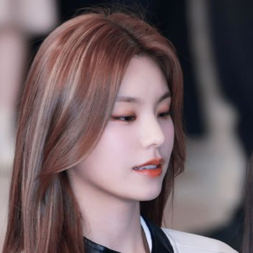 Yeji gallery image