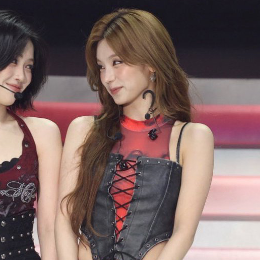 Yeji 갤러리 이미지