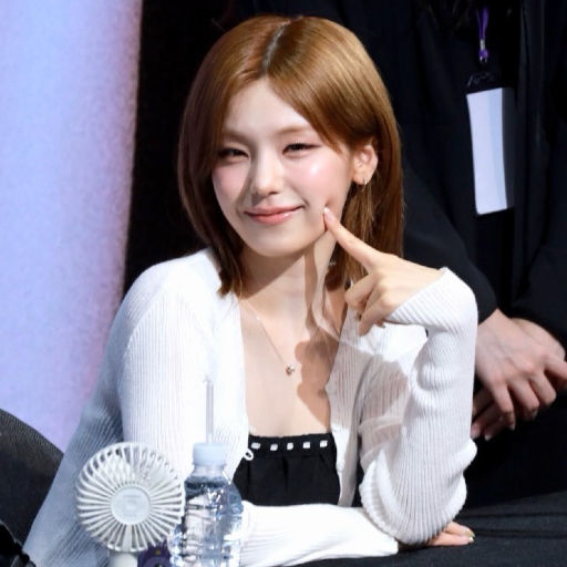 Yeji gallery image