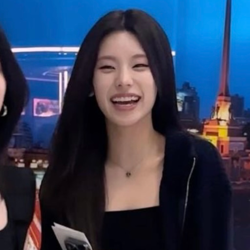 Yeji gallery image