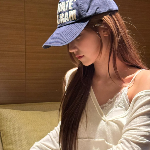 Yeji gallery image