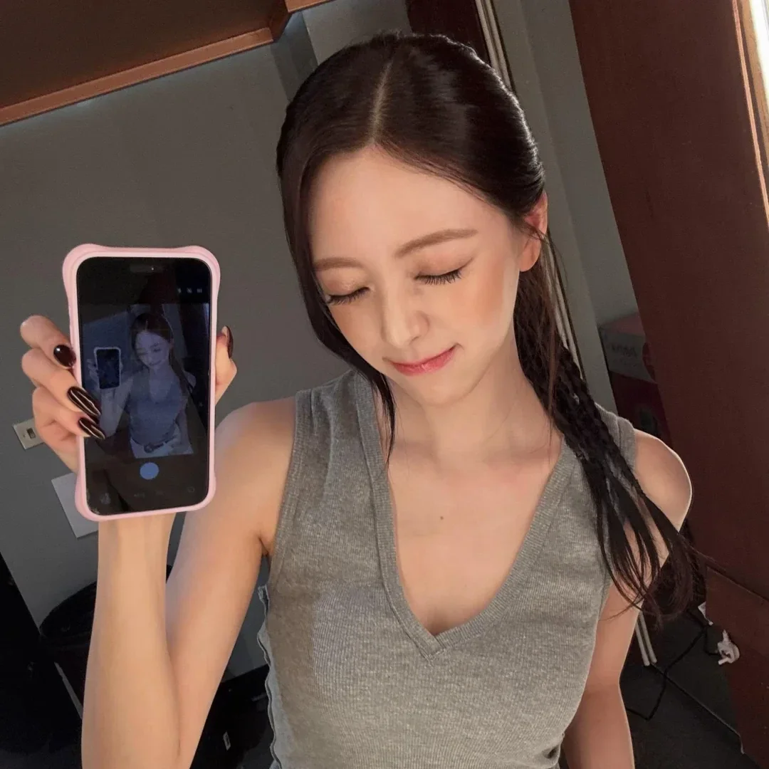 Yuna Galeriebild
