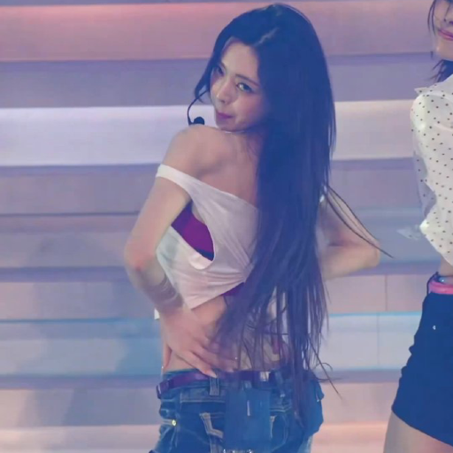 Yuna 갤러리 이미지