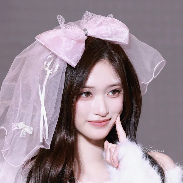 Leeseo gallery image