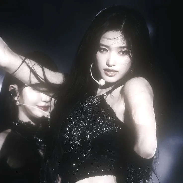 Leeseo gallery image