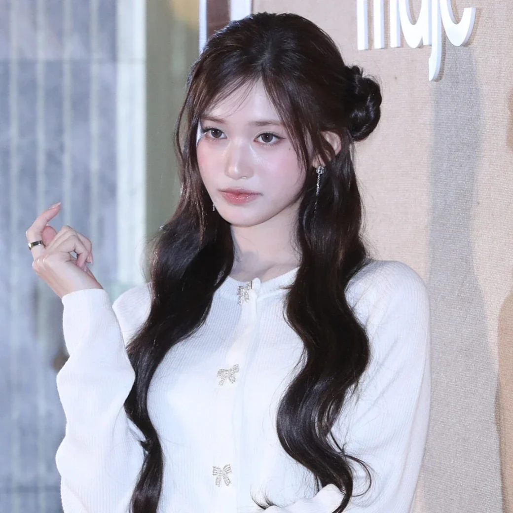 Leeseo gallery image