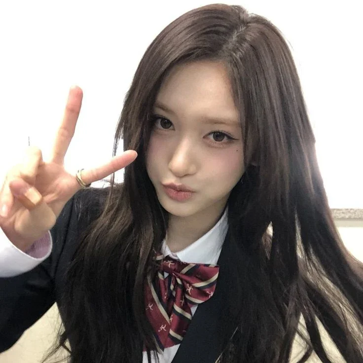 Leeseo gallery image