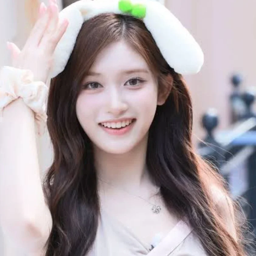 Leeseo gallery image
