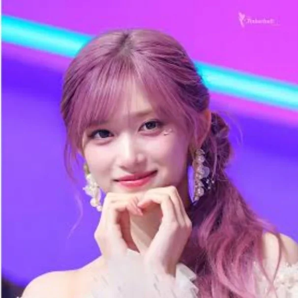 Leeseo gallery image