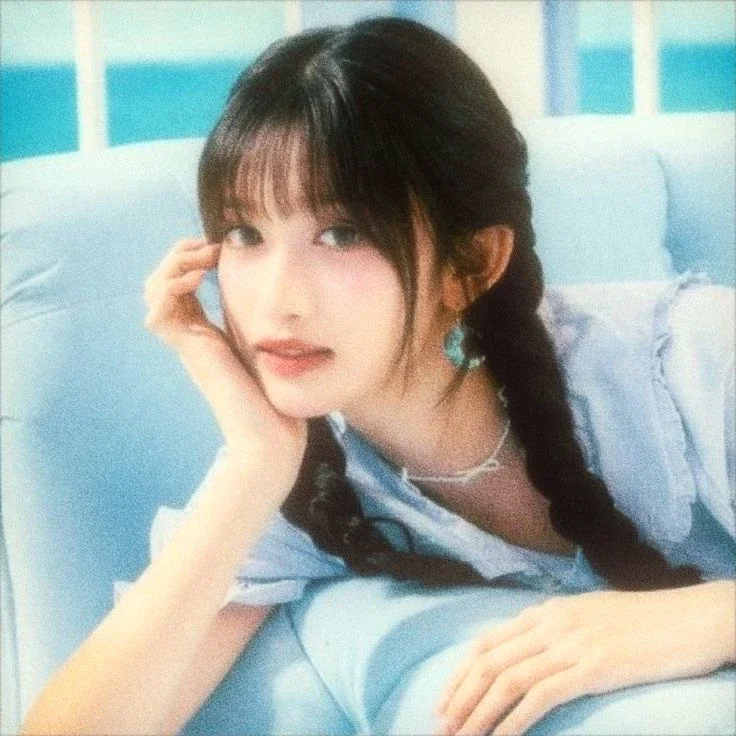 Leeseo gallery image