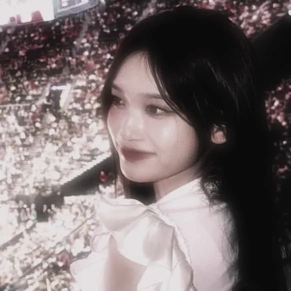 Leeseo gallery image