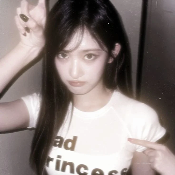 Leeseo gallery image