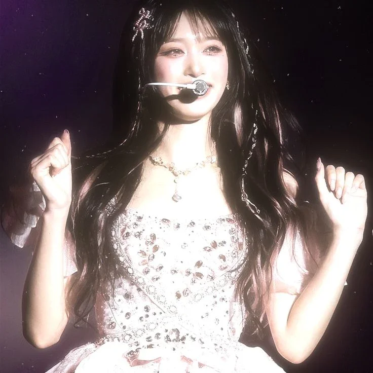Leeseo gallery image