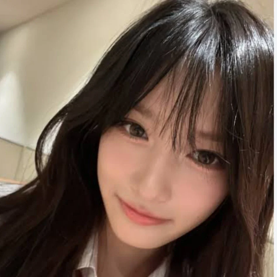 Leeseo gallery image