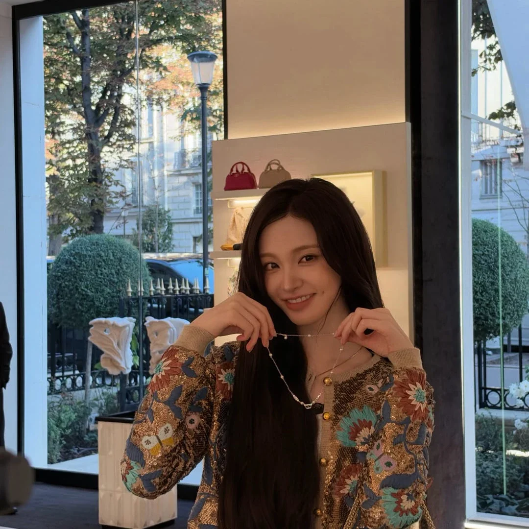 Liz gallery image