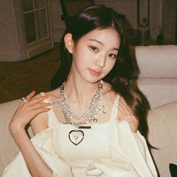 Wonyoung gallery image