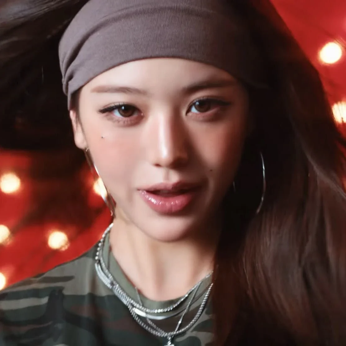 Wonyoung gallery image
