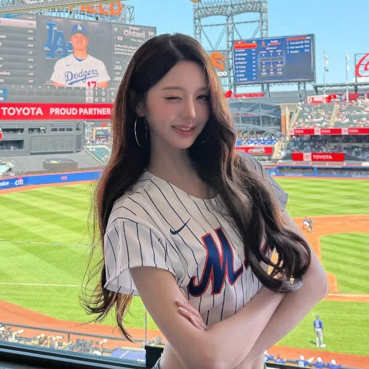 Wonyoung gallery image