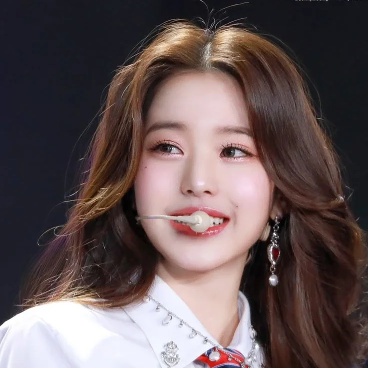 Wonyoung gallery image
