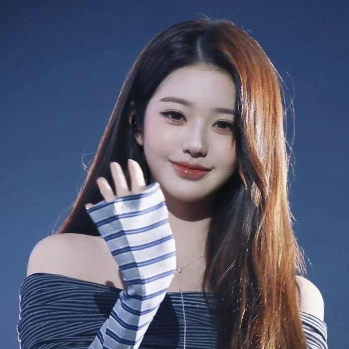 Wonyoung gallery image