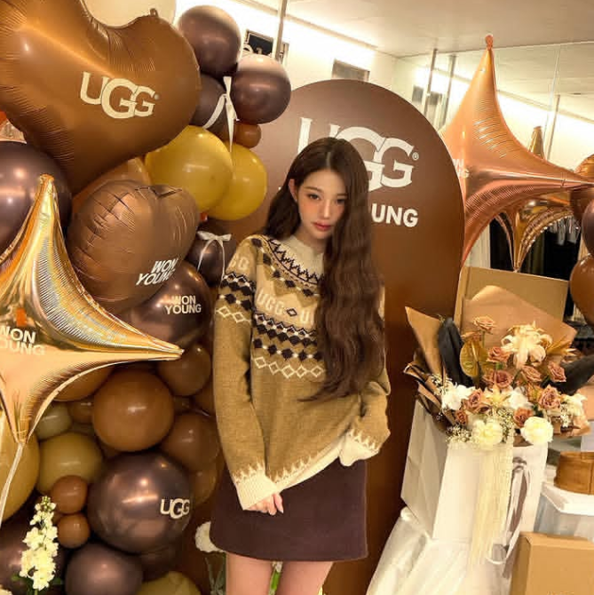 Wonyoung gallery image