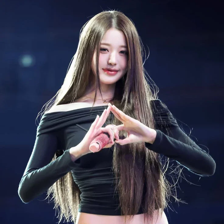 Wonyoung gallery image